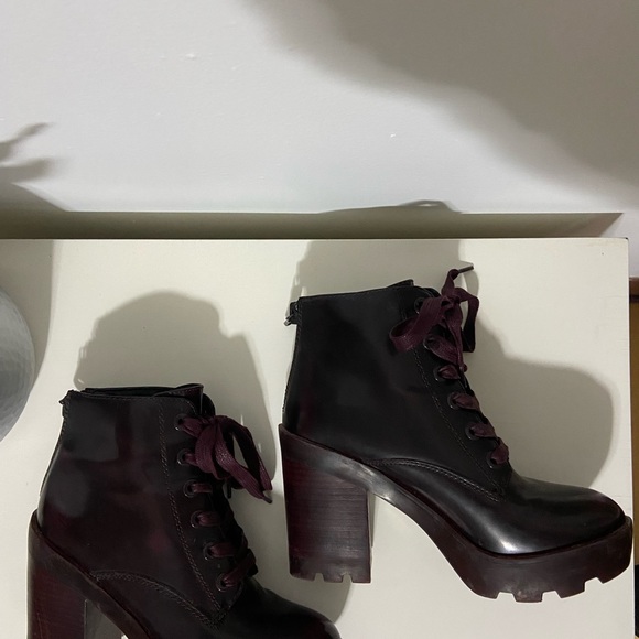 Burgundy Aldo chunky heeled boots - Picture 4 of 7